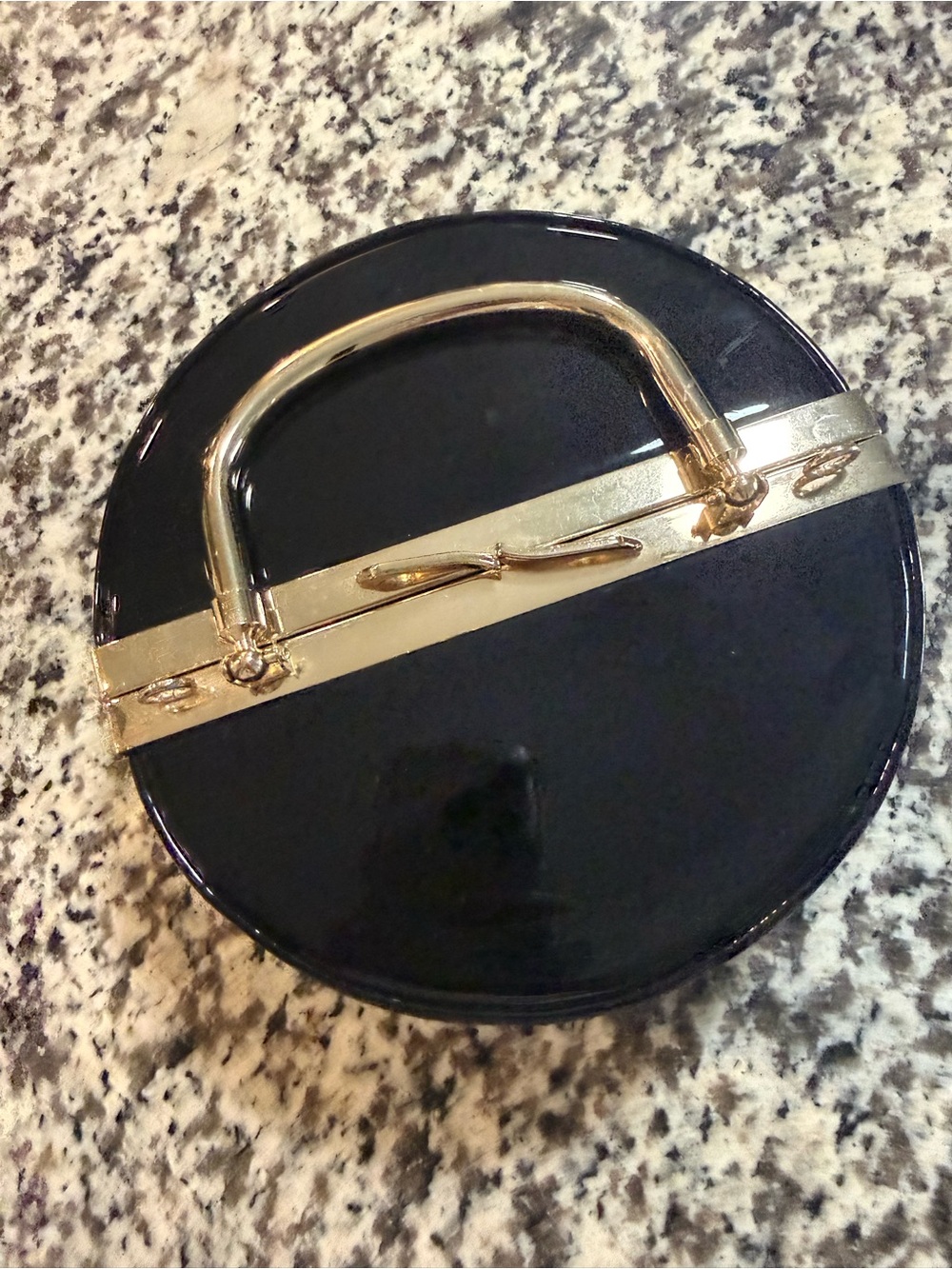 Elegant Black Round Handbag Brooch with Gold Accents - Picture 1 of 3